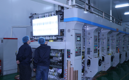 河北滄州華良包裝裝潢有限公司無塵車間實(shí)景圖