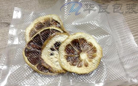 沒有紋路的光面塑料袋如何抽真空？